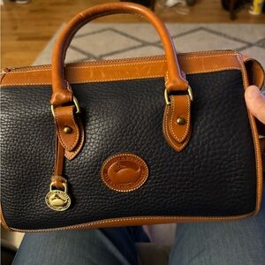 Dooney & Bourke Satchel pre owned excellent